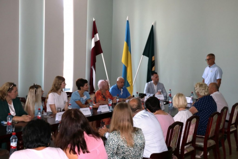 sadraudzības pilsētas Ņižinas (Ukraina) delegācija