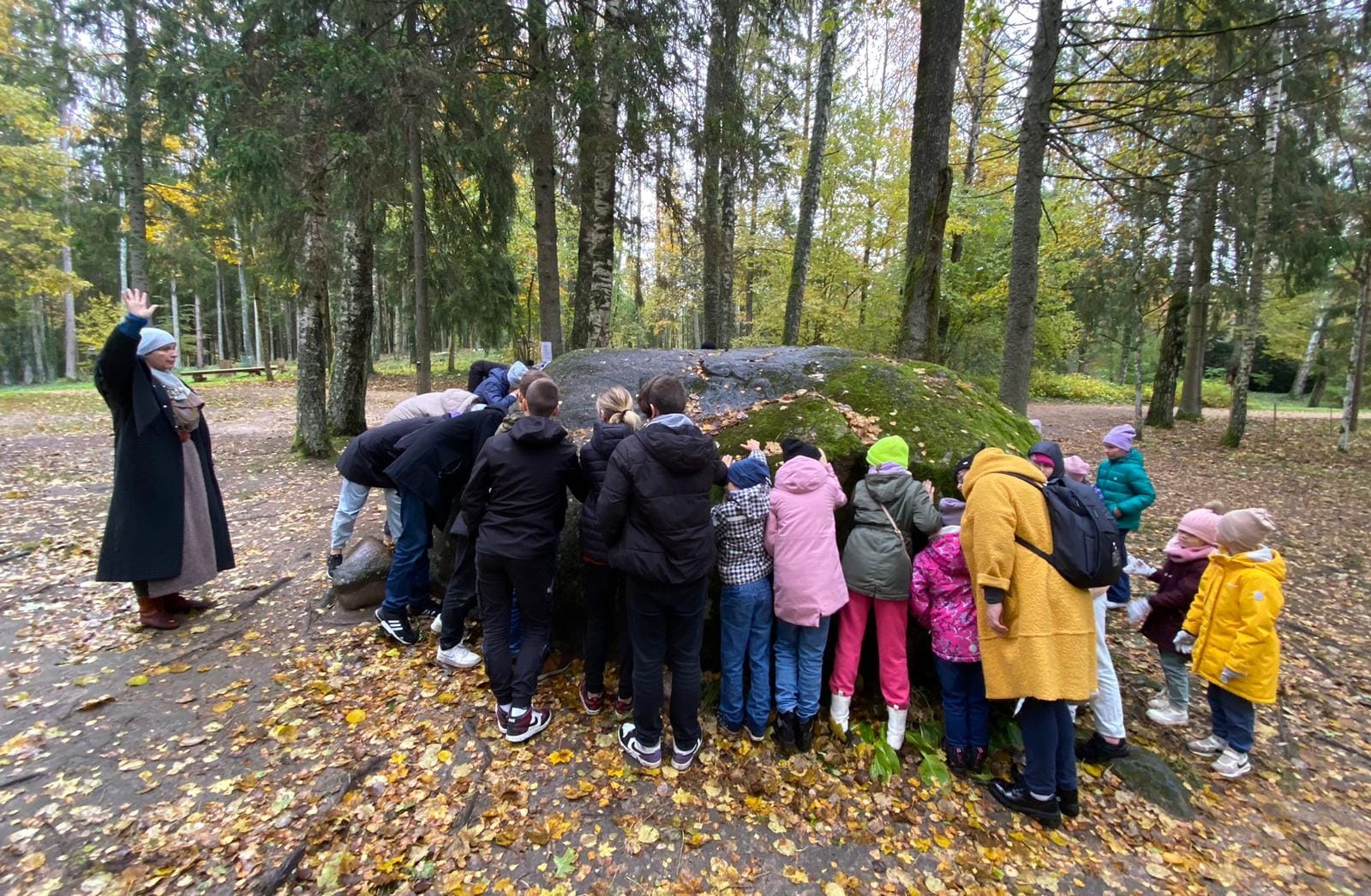 Noslēgušās biedrības "Jaunie Spārni" organizētās rudens brīvlaika dienas un diennakts nometnes