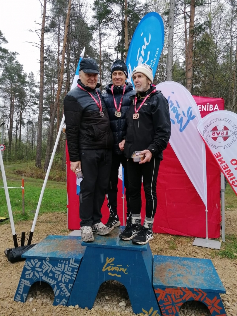 Preiļu novada sportisti guvuši vairākas medaļas Latvijas pašvaldību sporta veterānu – senioru 61. sporta spēlēs pavasara krosā un nūjošanā