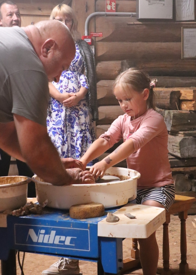 Jasmuižā aizvadīti Latgales tradicionālo amatu svētki