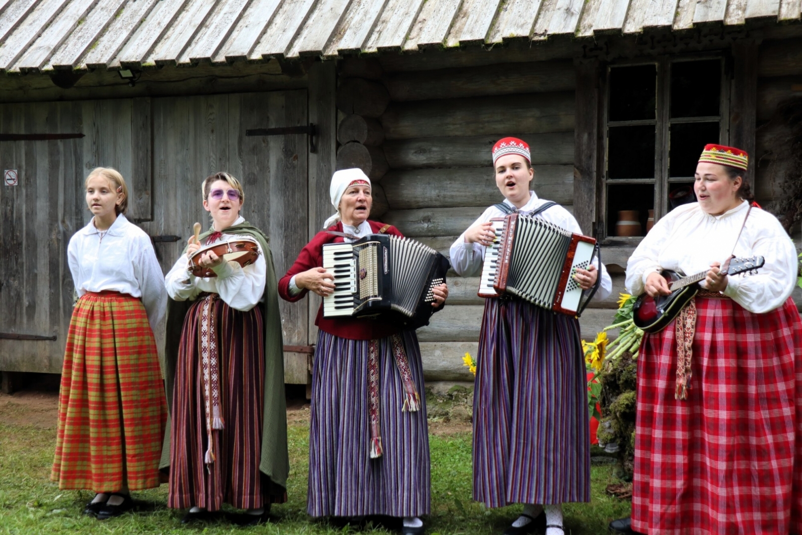 Jasmuižā aizvadīti Latgales tradicionālo amatu svētki