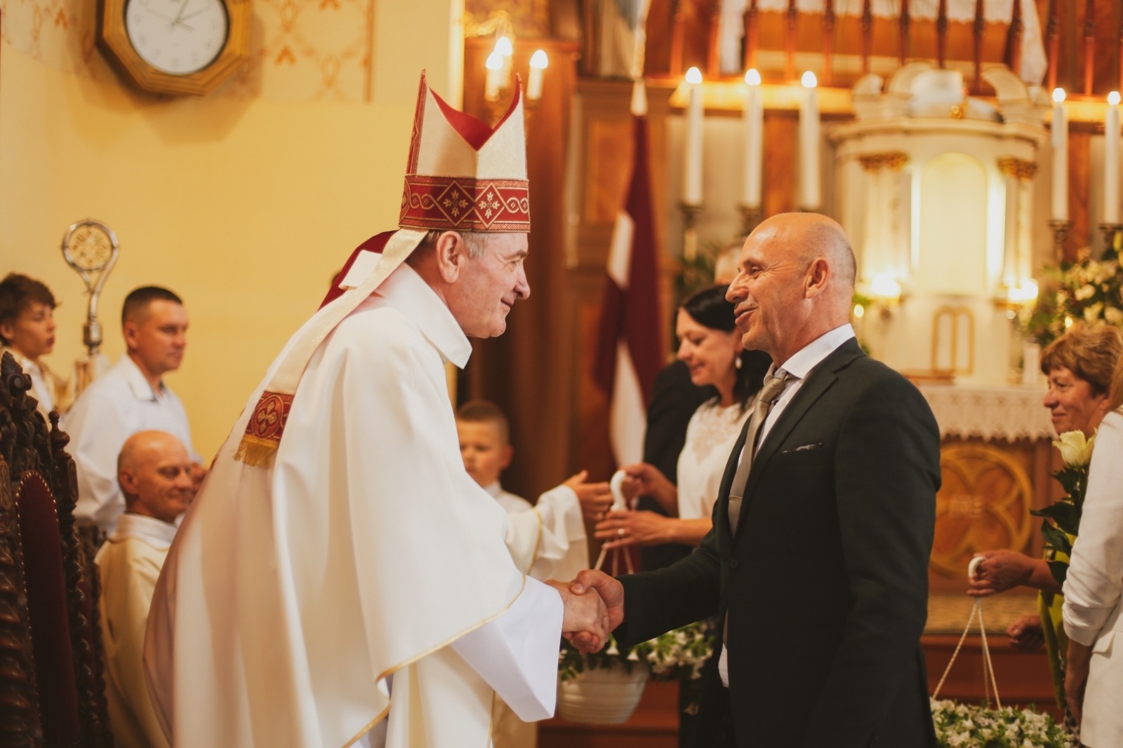 Vidsmuižas Svētā Gara Romas katoļu baznīcu apmeklē bīskaps Jānis Bulis