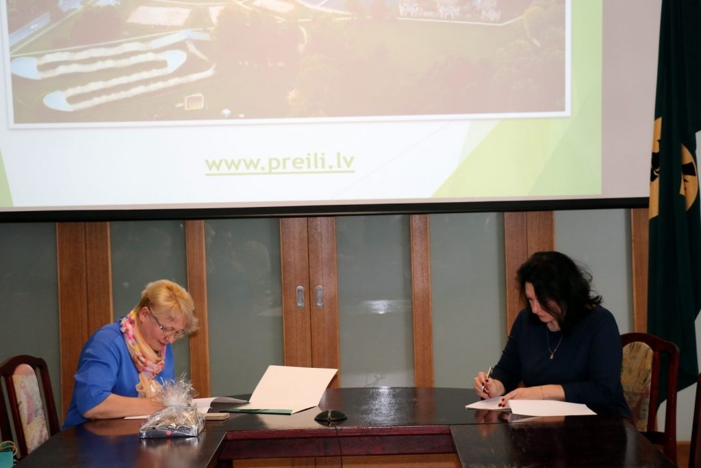 Preiļu novada dome noslēdz sadarbības līgumu ar Rēzeknes Tehnoloģiju akadēmiju