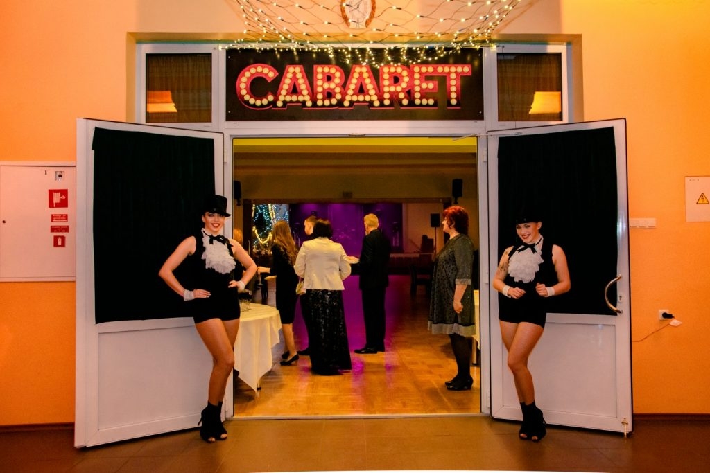gada-liela-balle-cabaret-nakts-pieskariens-foto-lauris-uzulniks-057-1024x683.jpg