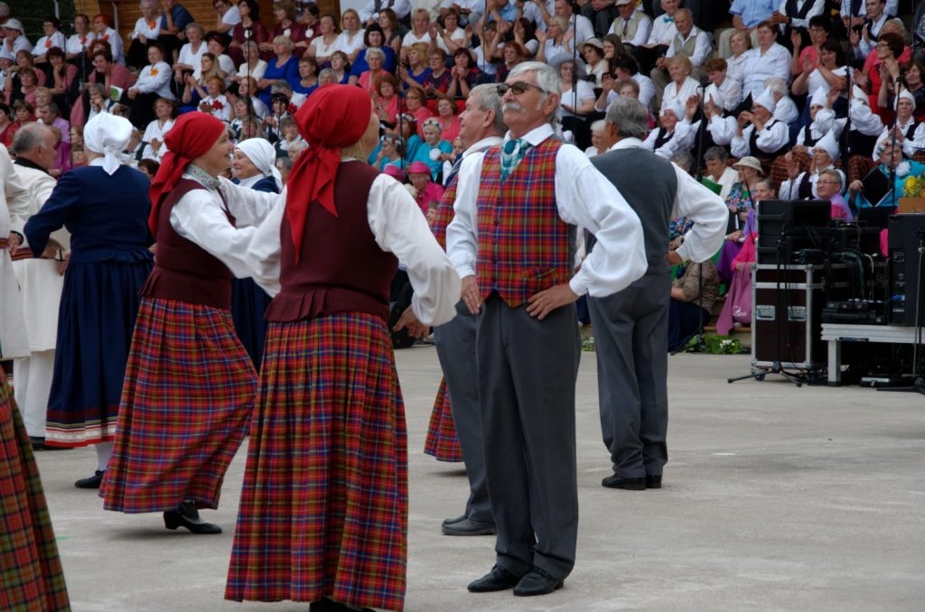 latgales-novada-17-senioru-dziesmu-un-deju-festivals-122-1024x678.jpg