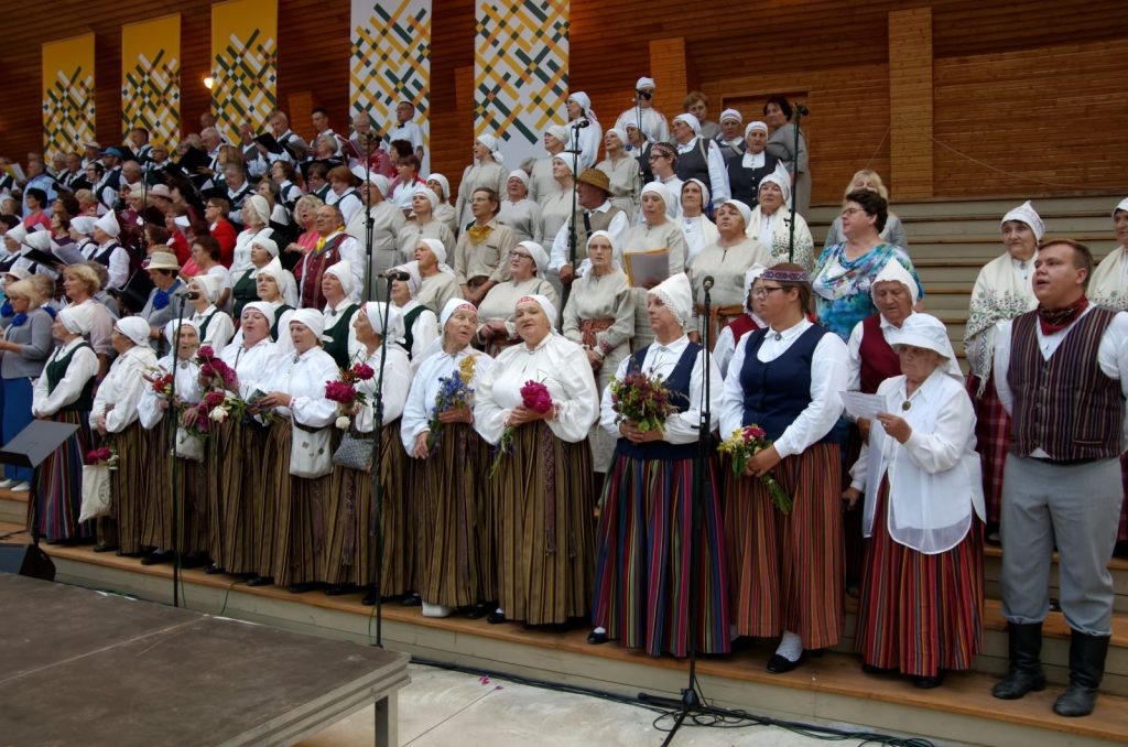 latgales-novada-17-senioru-dziesmu-un-deju-festivals-138-1024x678.jpg